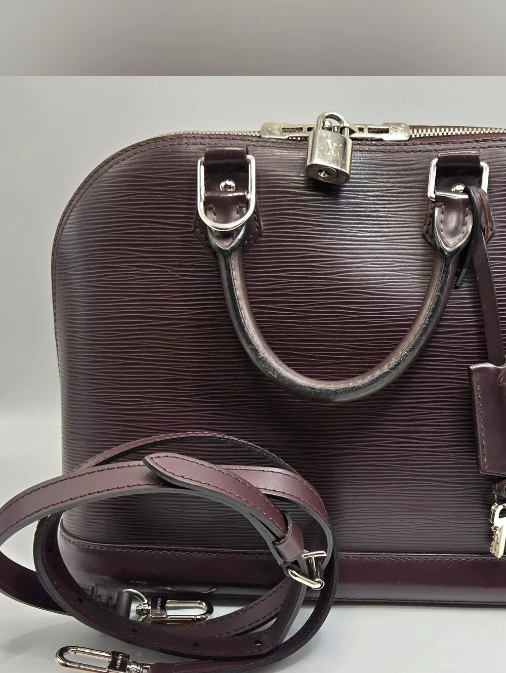 Louis Vuitton very good